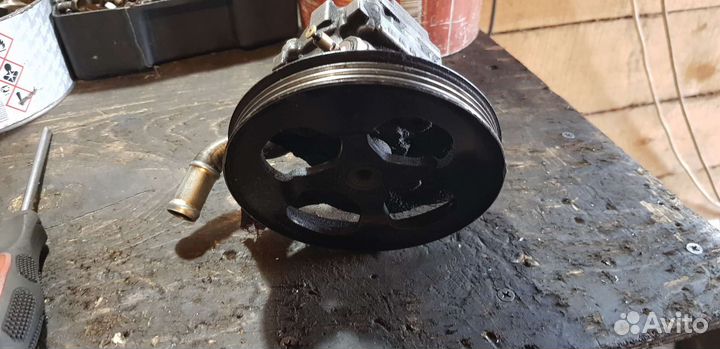 Насос гур Daihatsu YRV