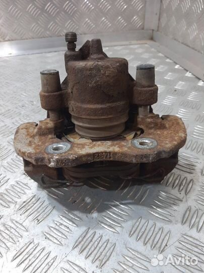 Суппорт передний левый Mazda 3 BL