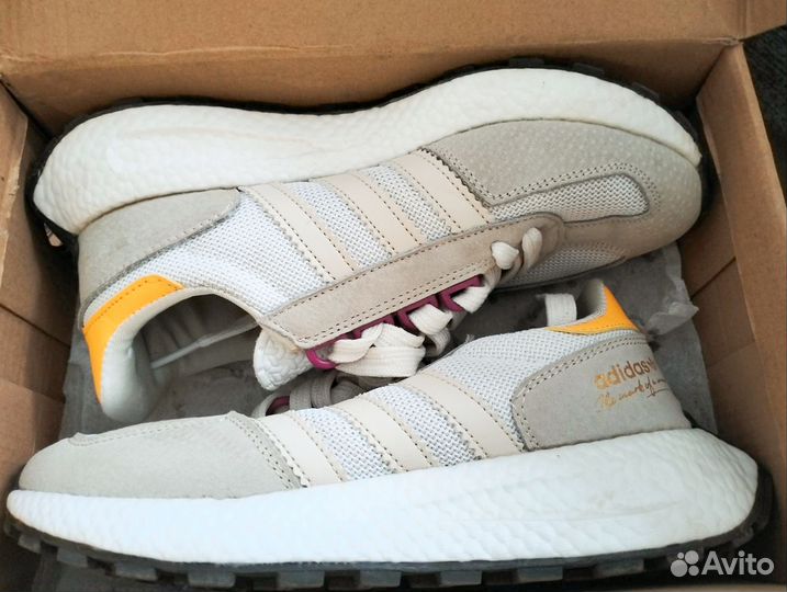 Кроссовки женские 36