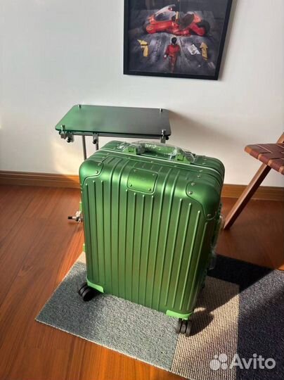 Чемодан rimowa