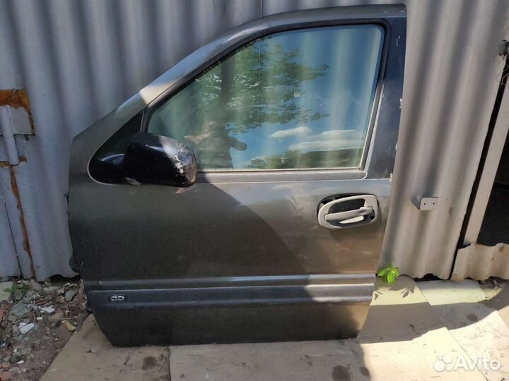 Дверь передния левая на Opel Sintra