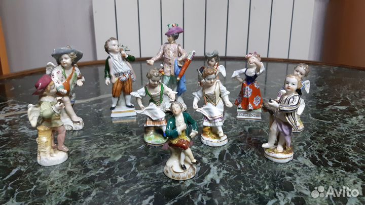 Статуэтка фарфоровая