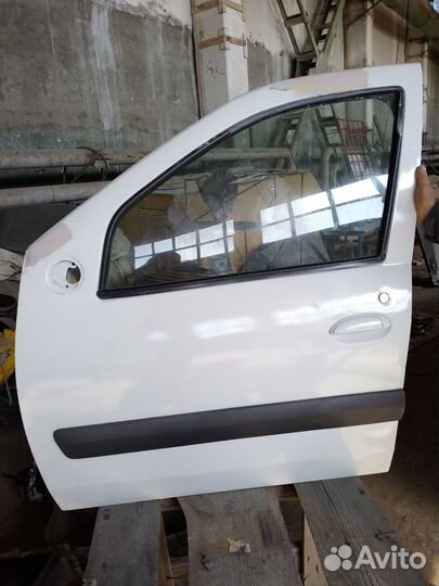 Передняя левая дверь Ларгус