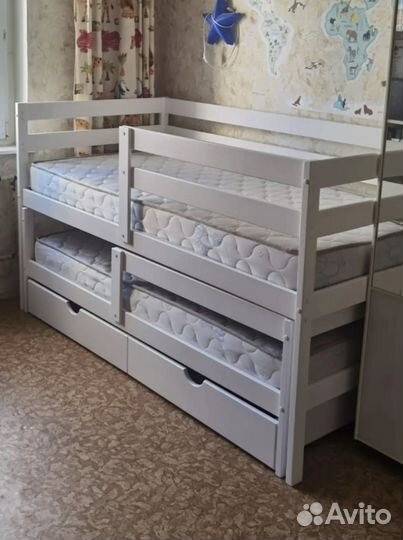 Двухъярусная кровать