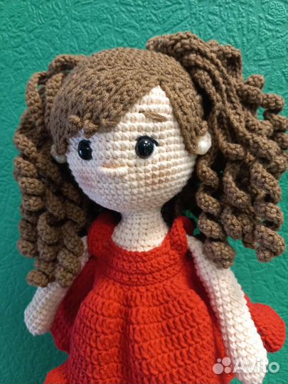 Вязаная кукла с мишкой. амигуруми