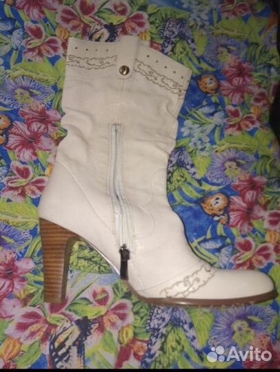 Сапожки женские