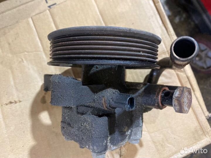 Насос гидроусилителя руля Kia Sorento XM 3.5 G6DC