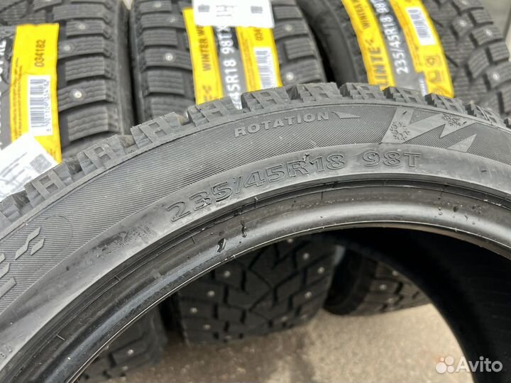 Delinte Winter WD42 235/45 R18 98T