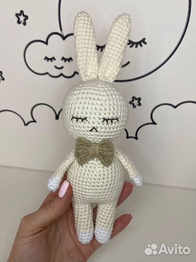 Вязаный заяц