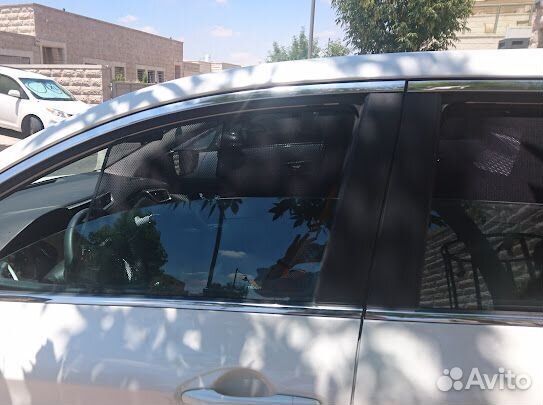 Шторки на Toyota