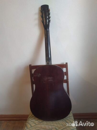 Акустическая гитара