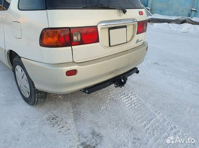 Фаркоп toyota ipsum