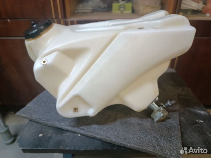 Бензобак holeshot regulmoto