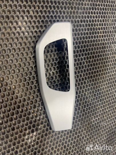 Накладка торпедо левая Audi A4 B9 DES 2.0 TDI 2017