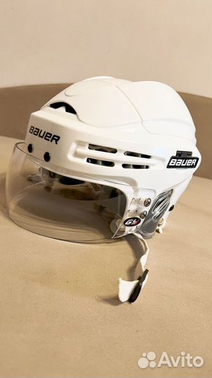 Хоккейный шлем