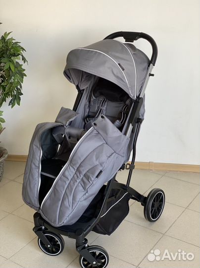 Прогулочная коляска LuxMom V3 (новая)