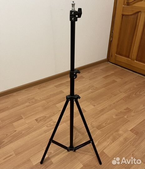 Штатив для кольцевой лампы