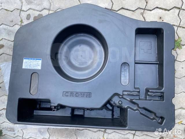 Пластиковая ванна в багажник Toyota Crown jzs171