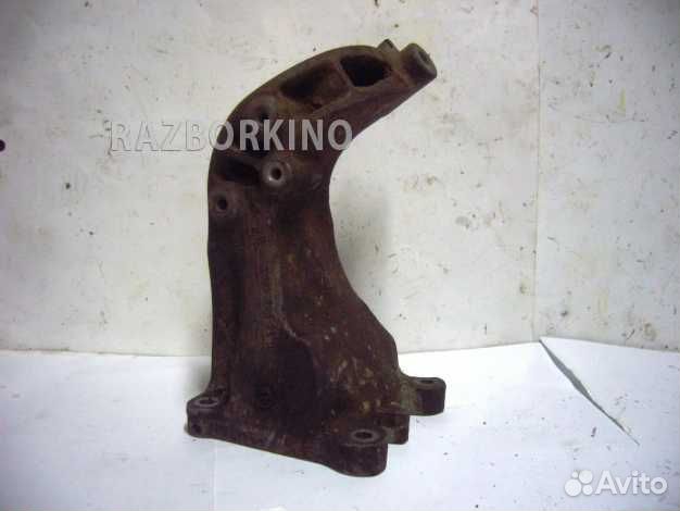 Кронштейн двигателя