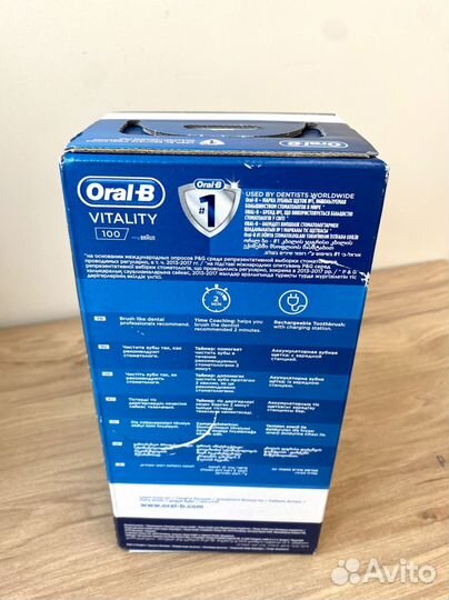 Электрическая зубная щетка Oral b новая