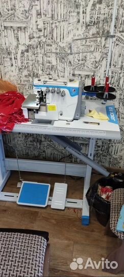 Швейная машина jack f4