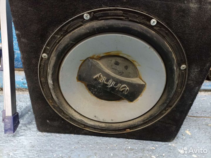 Автомобильный сабвуфер