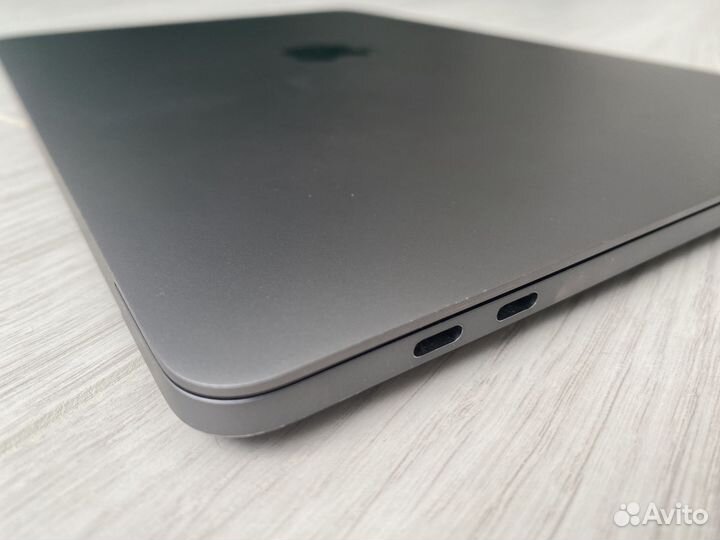 MacBook Pro 13 2018 A1989