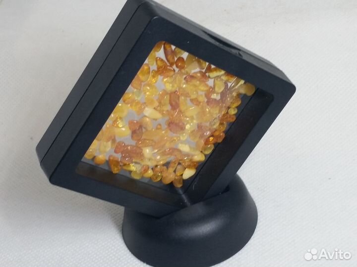 Настольное украшение с янтарем, диорама 10 см