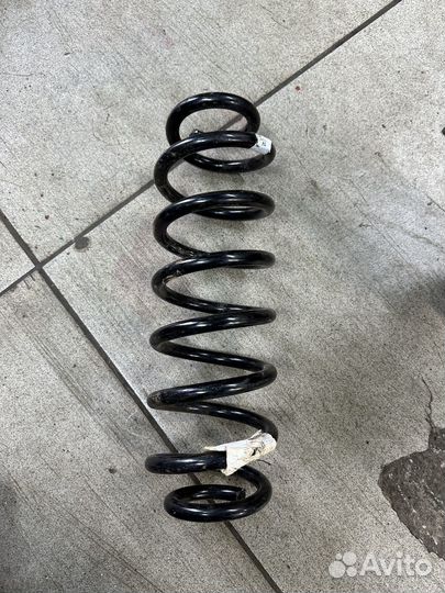 Пружина задняя Фольксваген Тигуан 2