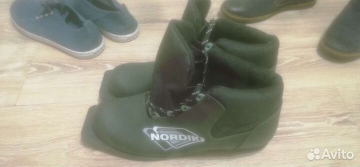 Лыжные ботинки