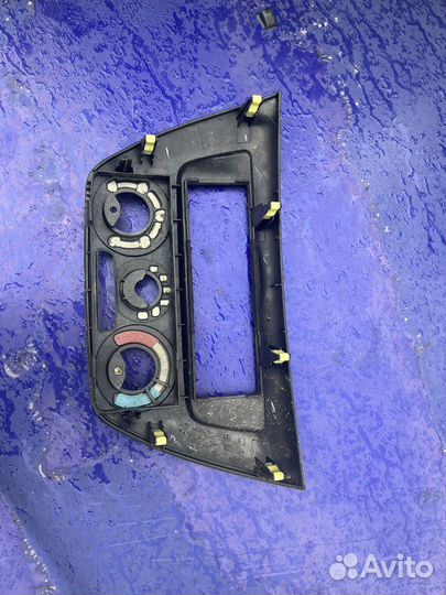 Пластик торпедо mitsubishi lancer 9