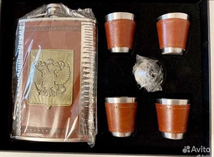 Фляжка с рюмками подарочный набор