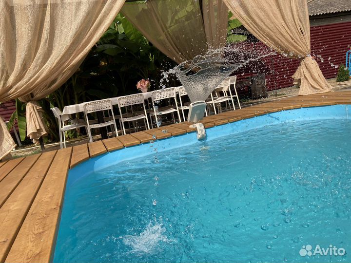 Беседка, бассейн, банкетный зал