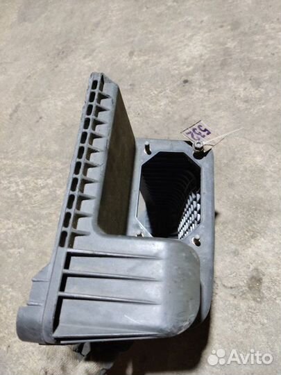 Корпус воздушного фильтра Mitsubishi Montero 3