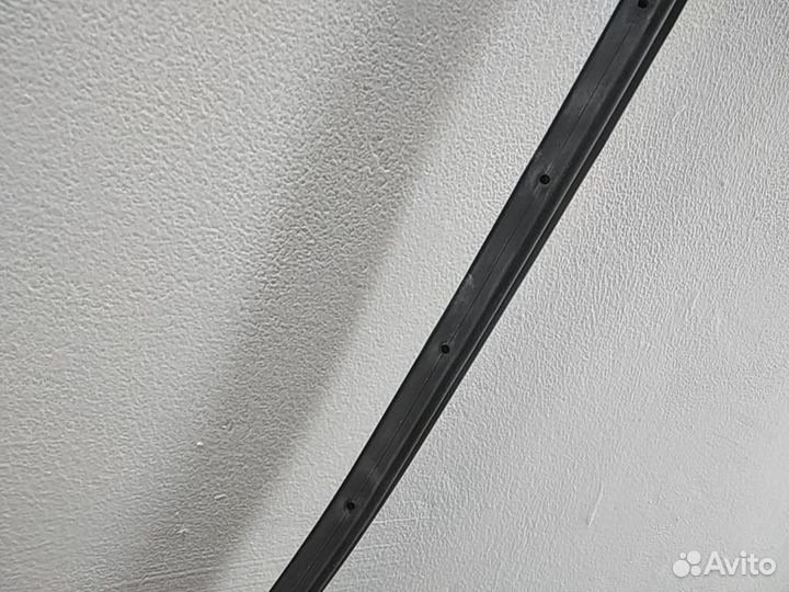 Уплотнитель двери Hyundai Elantra