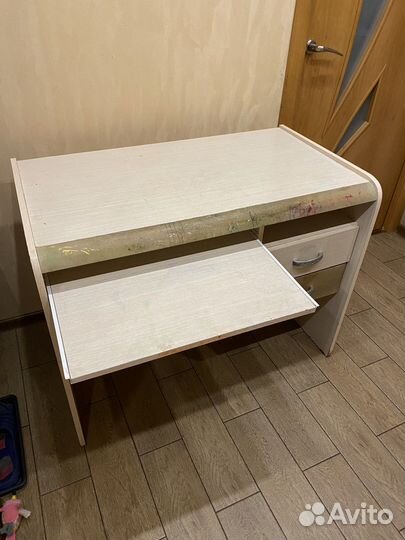 Компьютерный стол