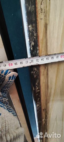 Металлическая дверь от лифта