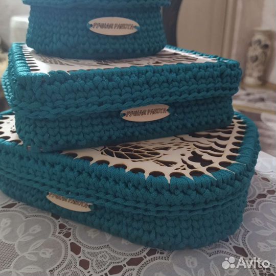 Вязаные корзинки с крышкой