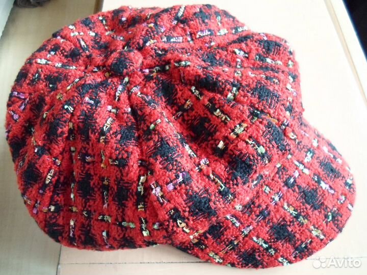 Красная кепка