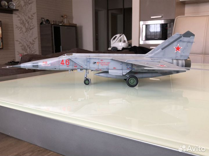 Модель самолета Миг-25