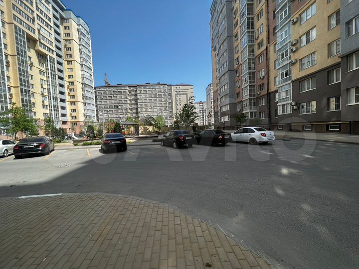 2-к. квартира, 77 м², 12/17 эт.