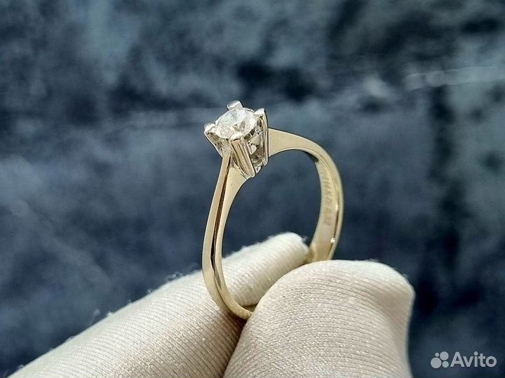 Золотое кольцо с бриллиантом Zen diamond