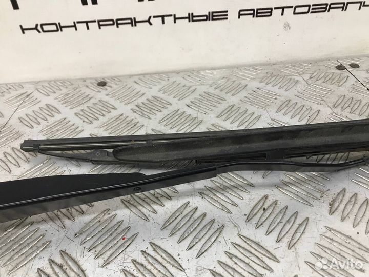 Б/У поводок стеклоочистителя (дворник) правый