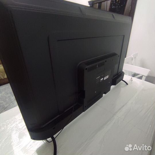 Телевизор SMART tv новый почти 2 раза включал сроч