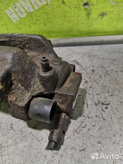 Суппорт задний левый бмв Е32