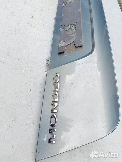 Накладка крышки багажника