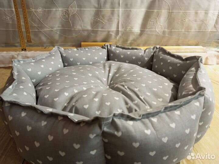 Лежанка для кошек и собак