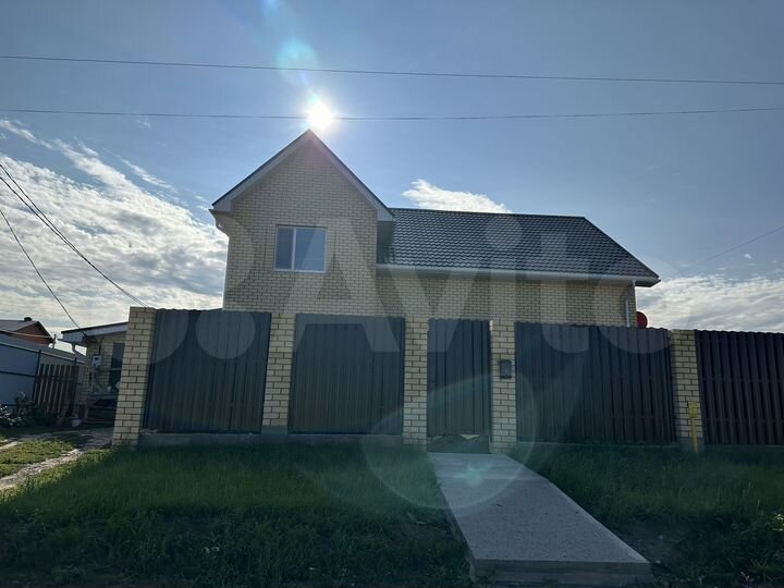 Коттедж 203,8 м² на участке 6 сот.