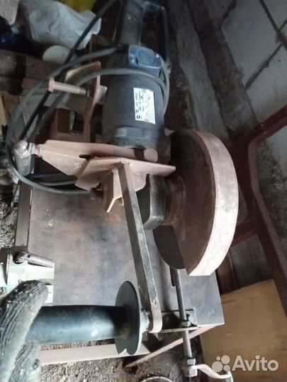 Отрезной станок по металлу
