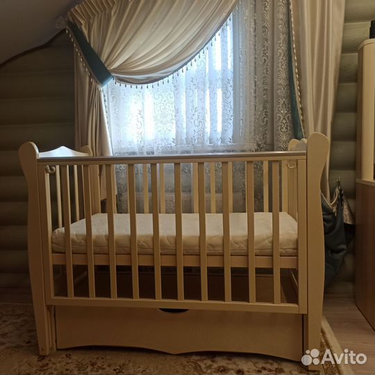 Детская кроватка Можга с продольным маятником